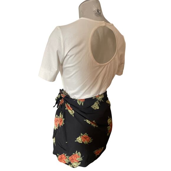 AKRIS Punto Ivory Keyhole Cutout Tee T-Shirt Top Size 6 MINIMALIST LUXURY CASUAL - Picture 4 of 10